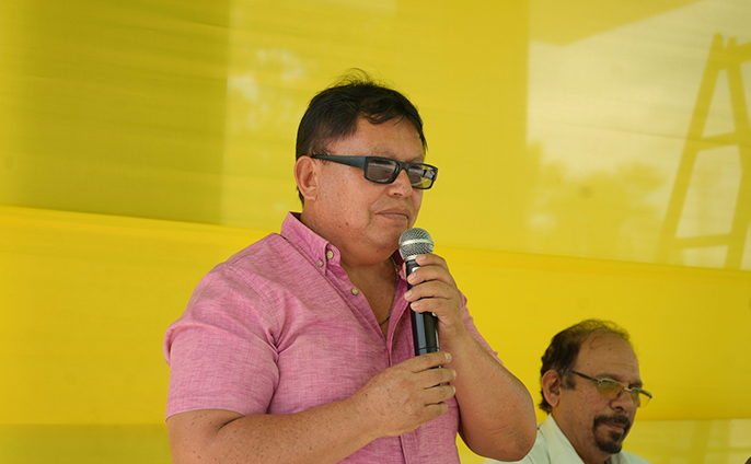 foto de exposición de arte por el Día del Libro