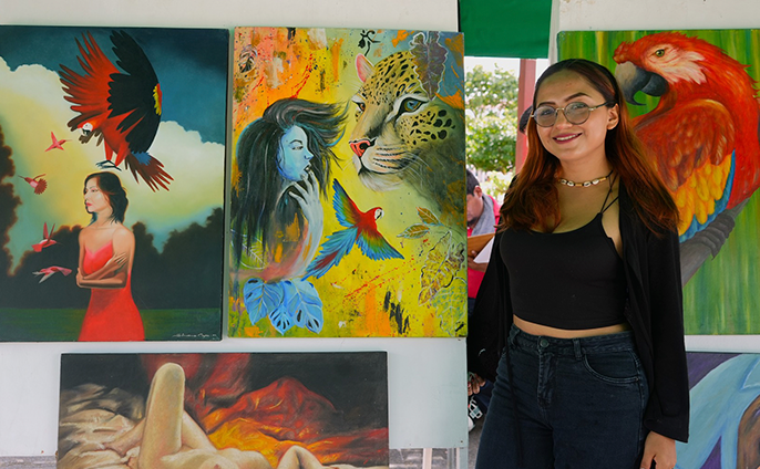 foto de exposición de arte por el Día del Libro