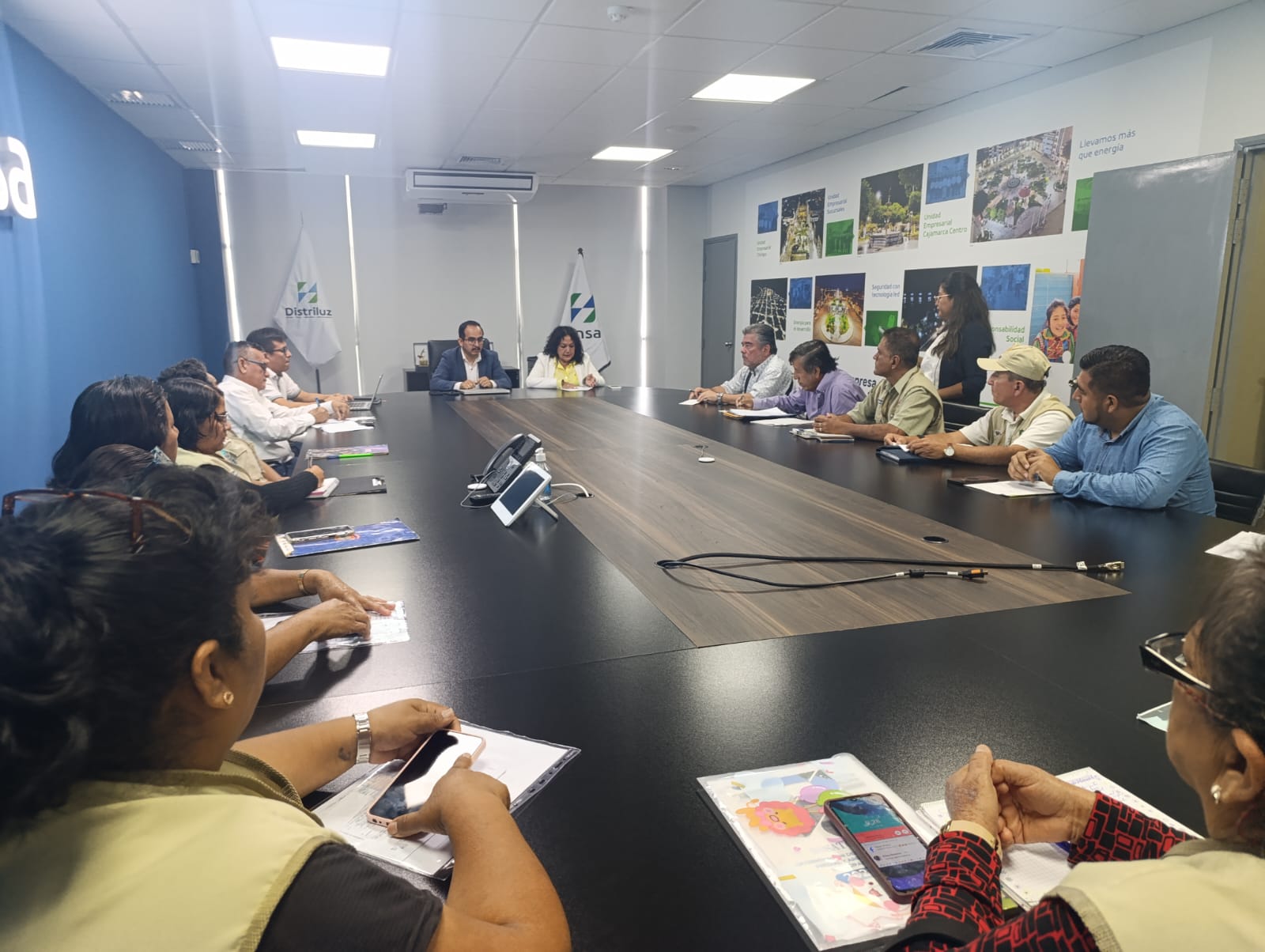 Reunión con autoridades locales