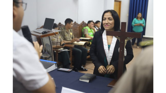 Durante la sesión, la abogada Clara Díaz, representante de la Fiscalía Penal Corporativa de El Agustino - Segundo Despach, juramentó como nueva integrante del comité. Además, se presentaron los informes de las actividades estratégicas contempladas en el Plan de Acción de Seguridad Ciudadana 2025.
Reafirmamos nuestro compromiso con una ciudad más segura, articulando esfuerzos con todas las instituciones que conforman el CODISEC.