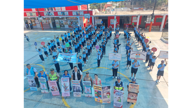Esta importante actividad contó con la participación de la subprefecta de El Agustino, representantes de la comisaría de Villa Hermosa, representante del programa Barrio Seguro, y nuestro equipo de Seguridad Ciudadana, todos unidos por un solo mensaje: construir un distrito libre de violencia.