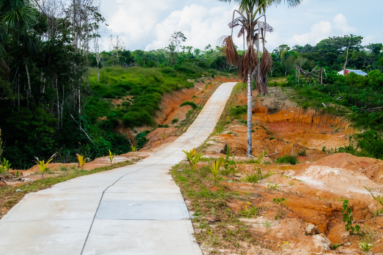 Gobierno Regional inaugura vereda peatonal de conexión Caserío 12 de Abril - Nuevo Miraflores.