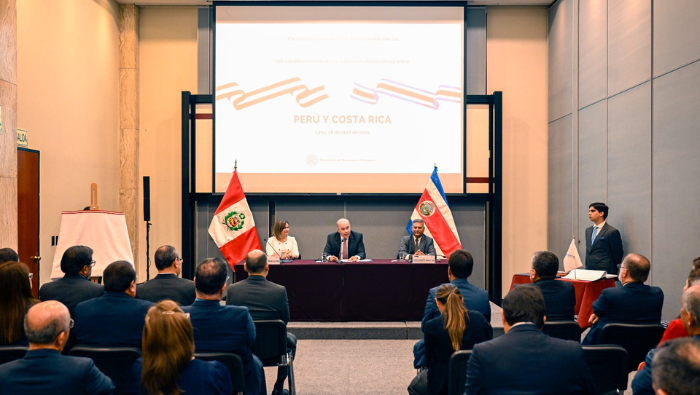 Presentan matasello por el 173° aniversario de los vínculos diplomáticos Perú-Costa Rica
