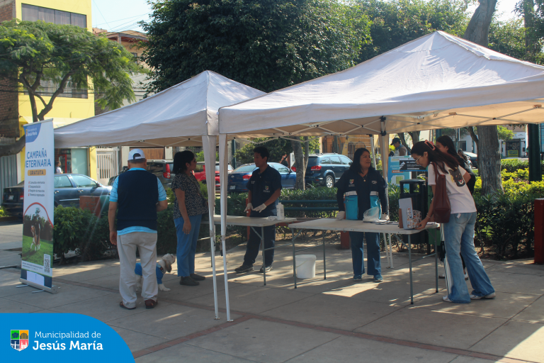Continuamos llevando salud a los engreídos de 4 patas  con nuestra campaña veterinaria gratuita. 
Agradecemos a todos los vecinos que se sumaron a esta importante actividad en el Parque Huiracocha y escucharon atentamente las recomendaciones para el cuidado de su fiel amigo,  Además sus mascotas recibieron consulta médica, desparasitación y otros servicios gratuitos.