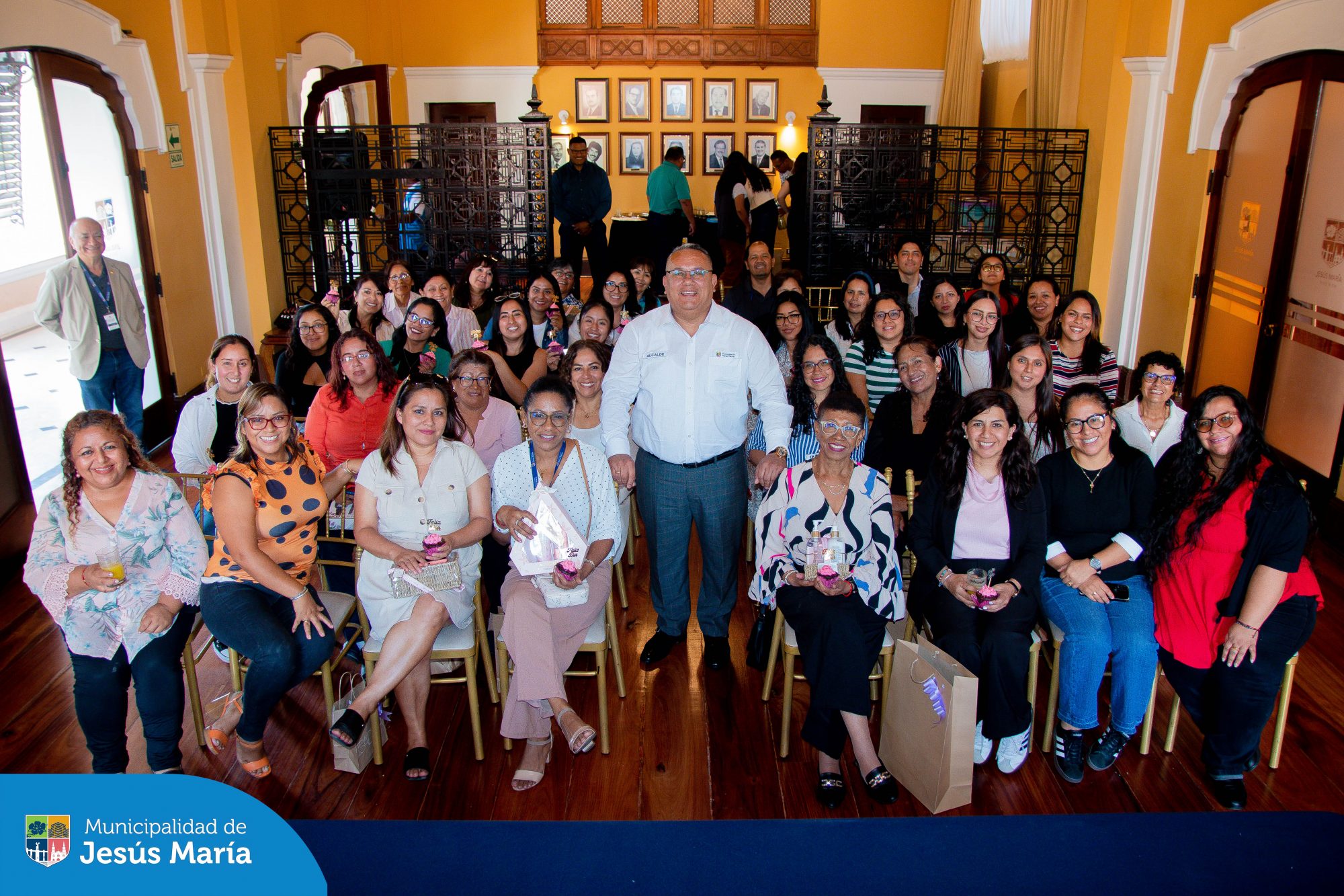 Desde la Municipalidad de Jesús María, celebramos a todas nuestras secretarias con un emotivo agasajo lleno de alegría y gratitud. Reconocemos su esfuerzo diario, su profesionalismo y el valioso apoyo que brindan en cada tarea.
Gracias por ser un pilar fundamental de nuestra gran familia municipal.