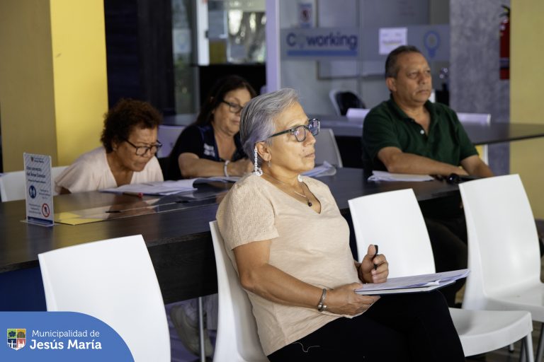 En el Coworking de Jesús María, nuestros emprendedores participaron con entusiasmo en la charla gratuita sobre “Habilidades Blandas”, una herramienta clave para fortalecer sus negocios y crecer como líderes. 🚀👏
Gracias a todos los que se sumaron a esta jornada de aprendizaje. 🙌
Y si tú también quieres seguir creciendo, mantente atento a nuestras redes sociales… ¡pronto vendrán más oportunidades para ti!