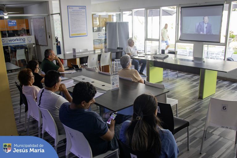 En el Coworking de Jesús María, nuestros emprendedores participaron con entusiasmo en la charla gratuita sobre “Habilidades Blandas”, una herramienta clave para fortalecer sus negocios y crecer como líderes. 🚀👏
Gracias a todos los que se sumaron a esta jornada de aprendizaje. 🙌
Y si tú también quieres seguir creciendo, mantente atento a nuestras redes sociales… ¡pronto vendrán más oportunidades para ti!