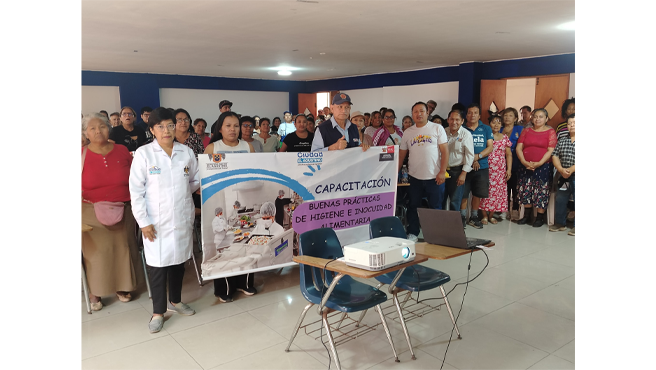 La actividad se llevó a cabo en el auditorio del Centro de Desarrollo Empresarial y brindó información clave sobre buenas prácticas de manipulación para garantizar la seguridad e higiene en la atención al público.
Esta actividad forma parte de la estrategia municipal para fomentar un desarrollo sostenible en los mercados, asegurando el cumplimiento de las normas de salud pública y elevando la calidad de los productos ofrecidos construyendo un distrito más seguro, saludable y próspero.