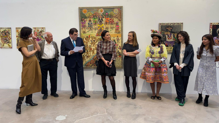 En París inauguran exposición “Cuentos para no dormir” de artistas peruanas