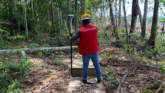 Madre de Dios. –La Contraloría General de la Republica advirtió deficiencias en la construcción de aulas en el fundo El Bosque de la Universidad Nacional Amazónica de Madre de Dios. Se hallaron desniveles entre las aulas y las veredas construidas, mientras que las puertas y los interiores de los servicios higiénicos no cumplen con el reglamento nacional de edificaciones, lo que podrían dificultar la accesibilidad para personas con discapacidad.