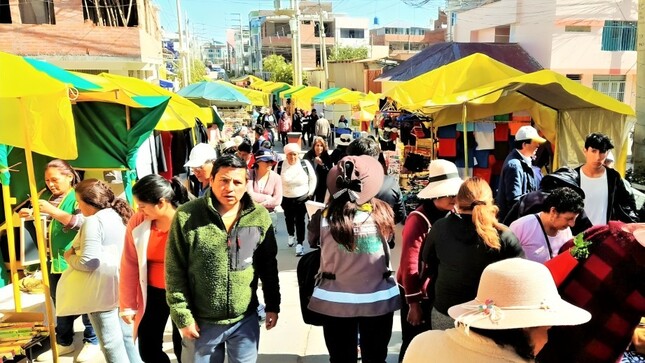 Municipalidad de El Tambo reempadrona y fiscaliza a comerciantes de la Feria Grau 