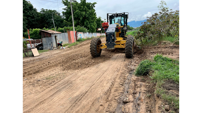 Mantenimientos de vΓas en la AA.VV 10 de agosto - parte baja de la ciudad de Tarapoto.