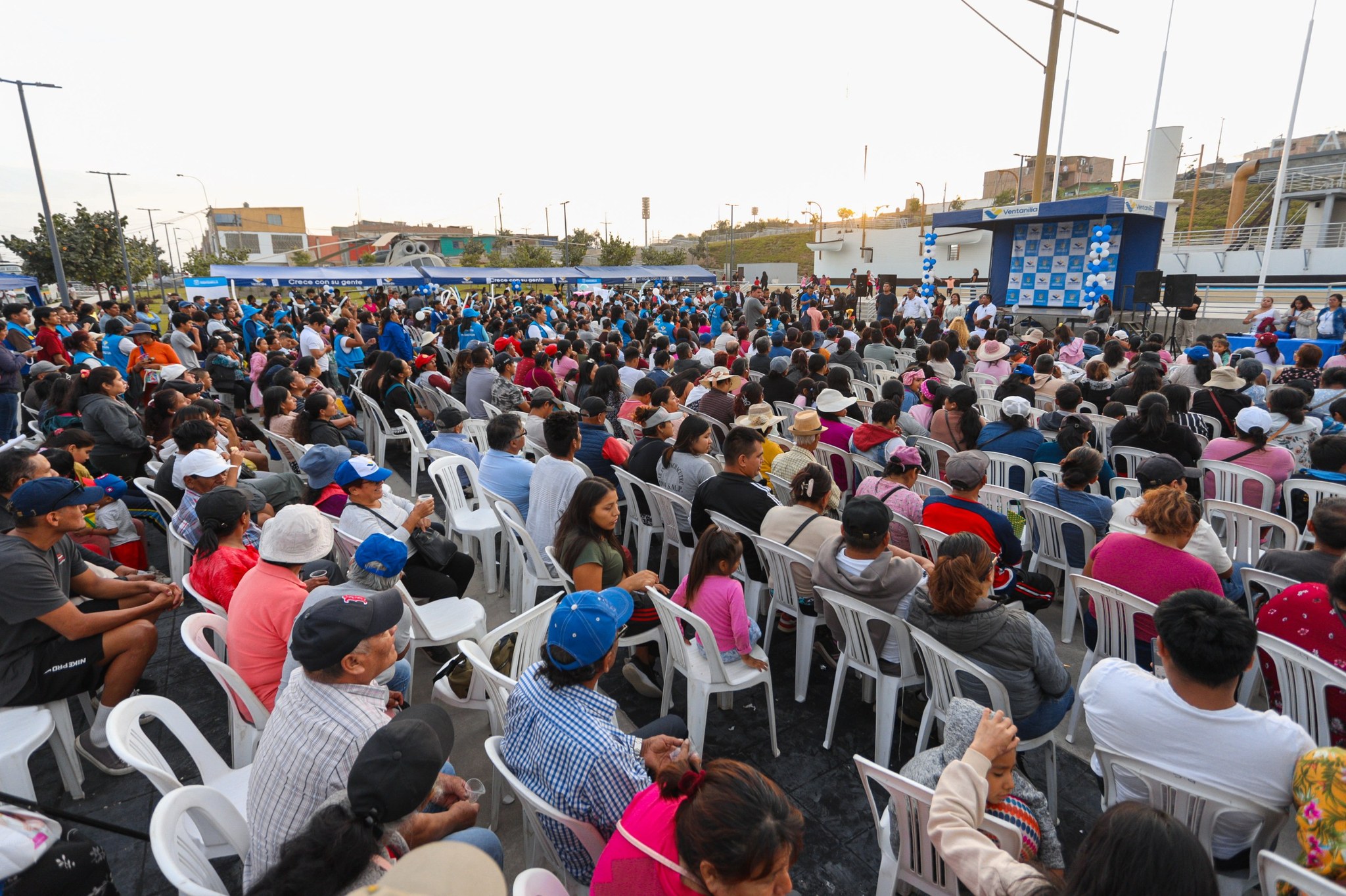 Acercamos los servicios a la comunidad con el programa 3 en 1: entrega de constancias, planos y juramentación de nuevas Juntas Directivas. 🏘️📄🤝