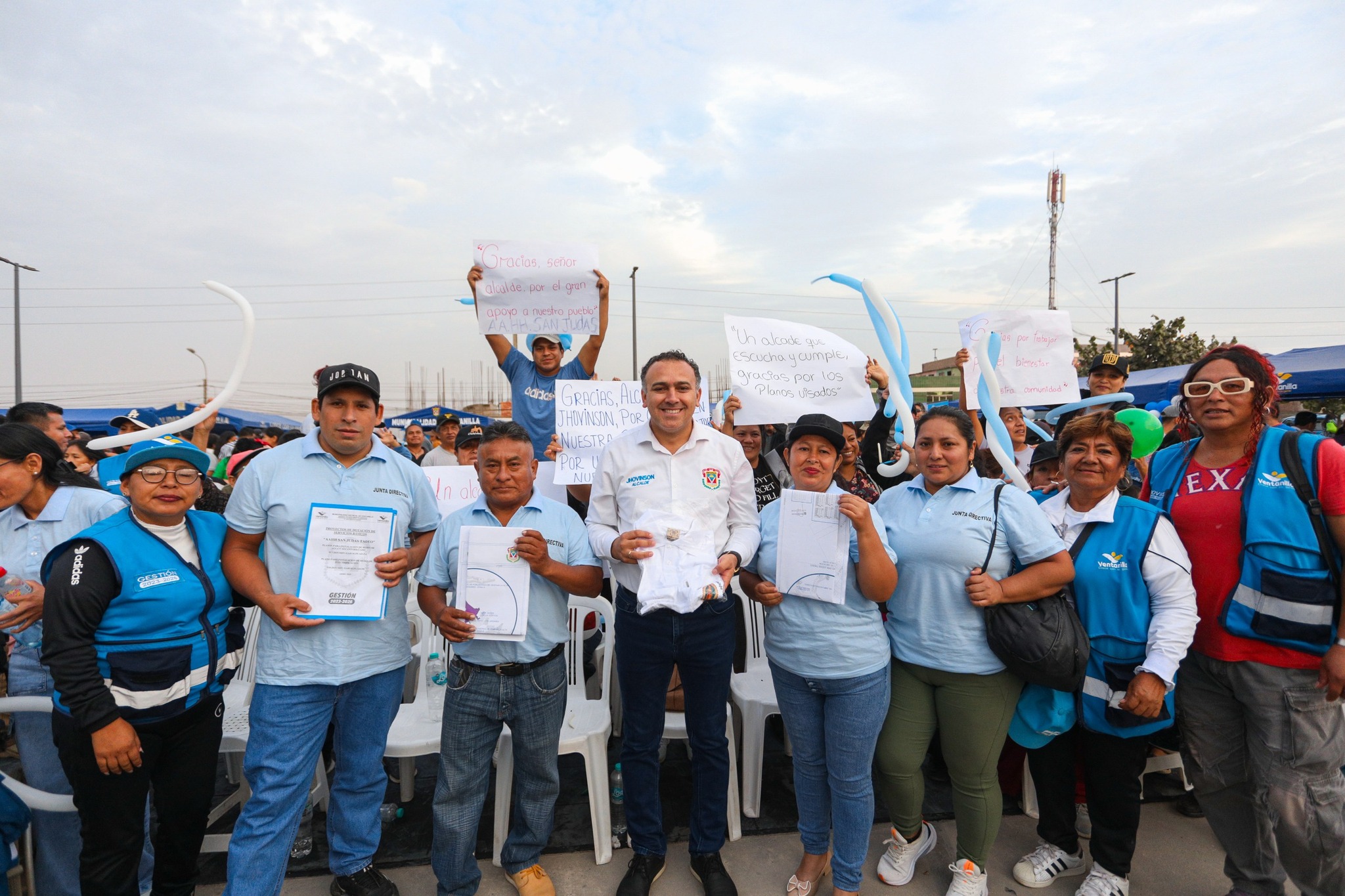 Acercamos los servicios a la comunidad con el programa 3 en 1: entrega de constancias, planos y juramentación de nuevas Juntas Directivas. 🏘️📄🤝
