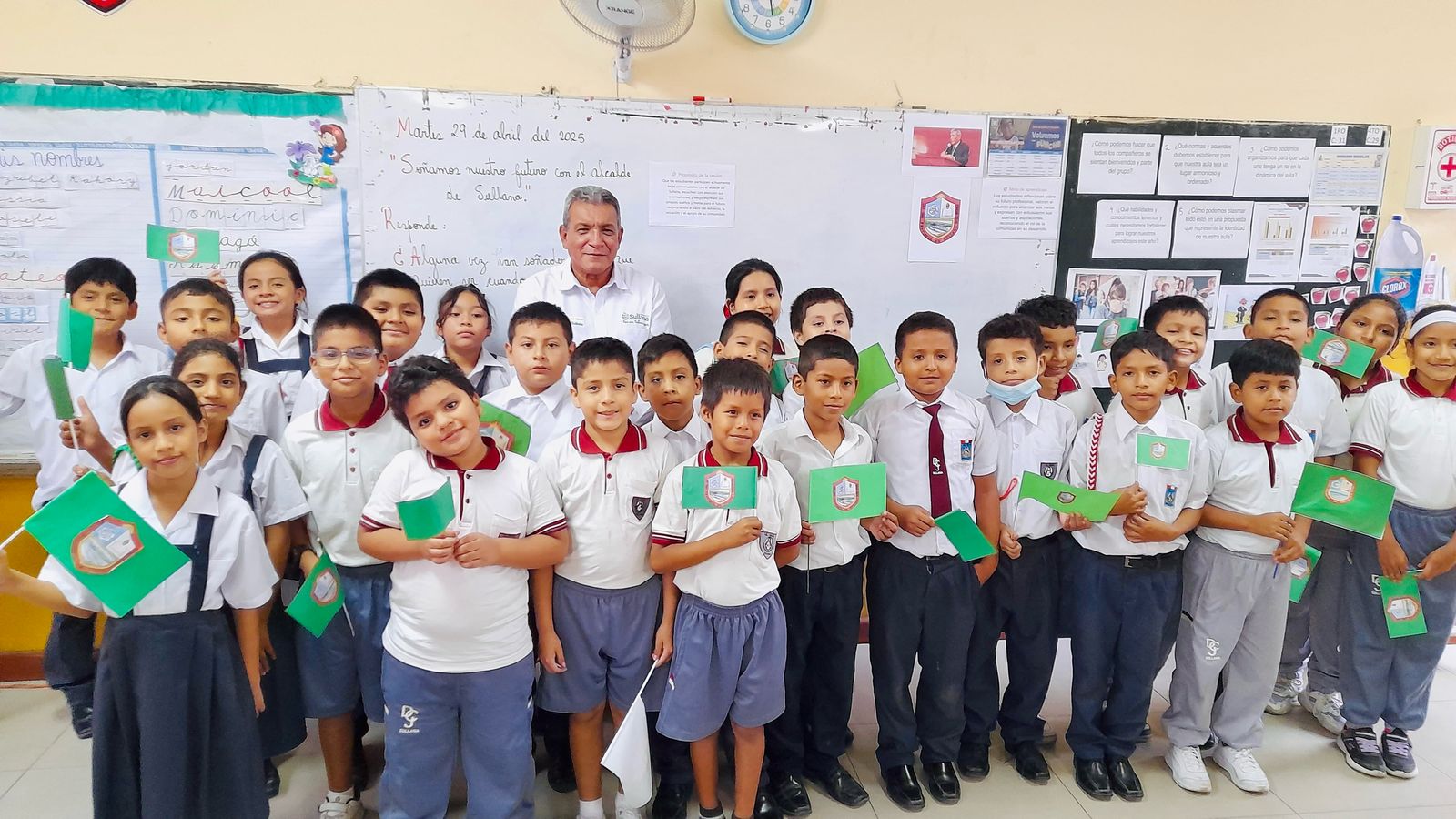 Sullana: Alcalde inspira a estudiantes de la I.E. 15030 a luchar por sus sueños