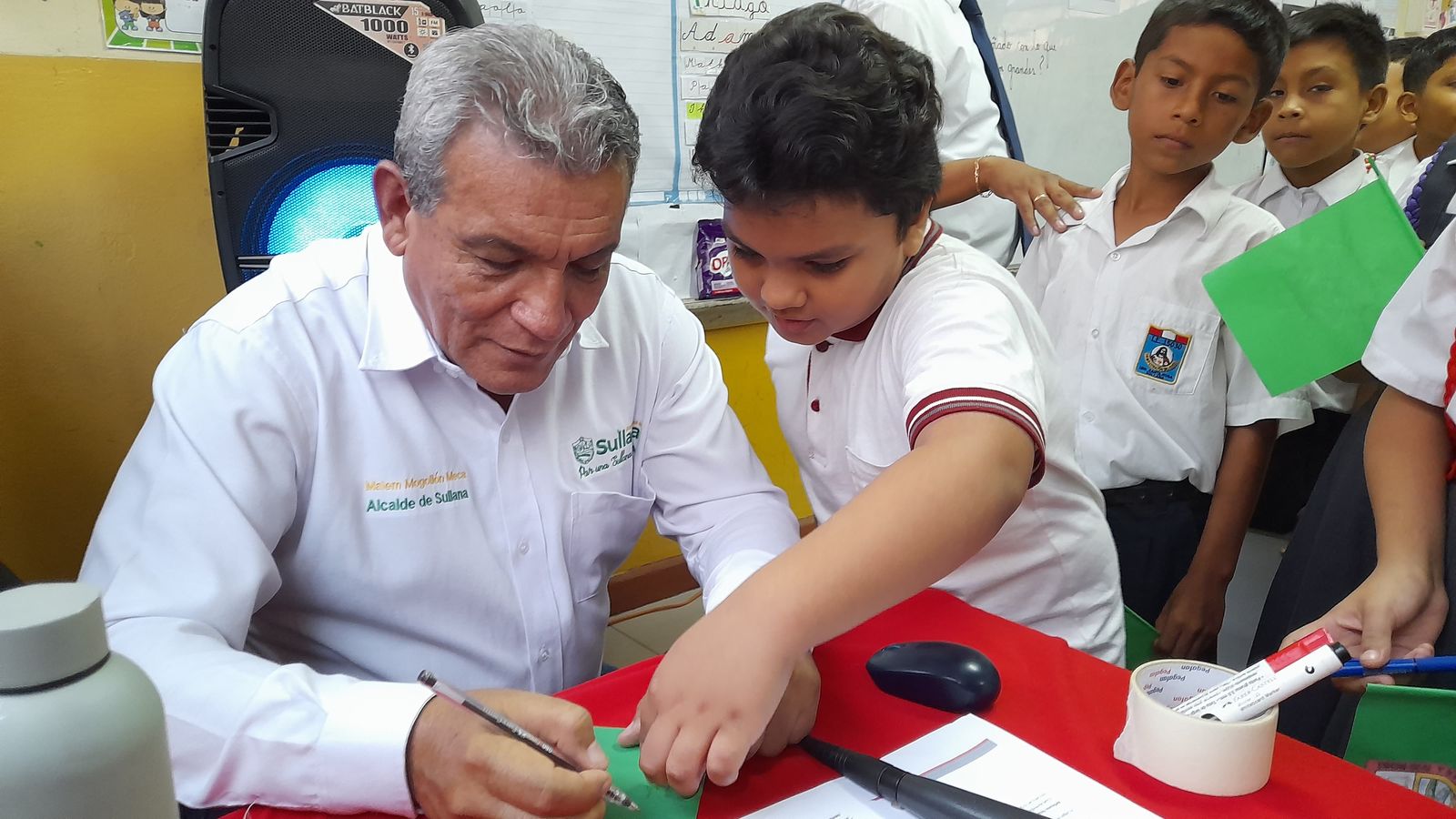 Sullana: Alcalde inspira a estudiantes de la I.E. 15030 a luchar por sus sueños
