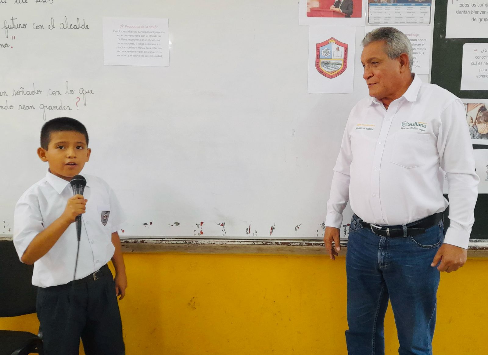 Sullana: Alcalde inspira a estudiantes de la I.E. 15030 a luchar por sus sueños