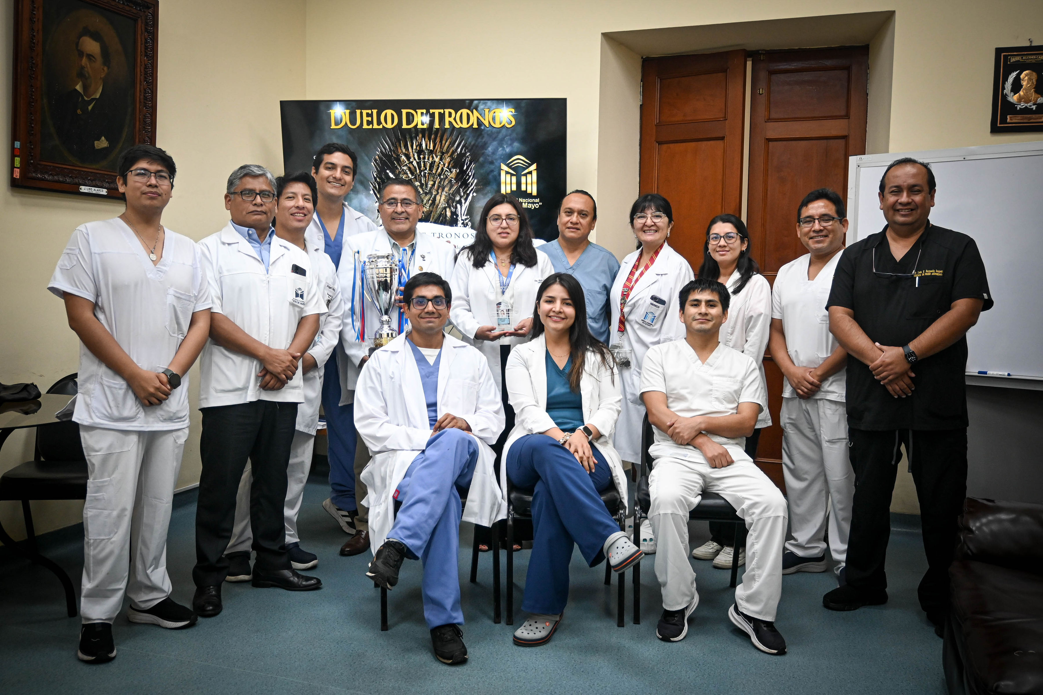 Residentes del Hospital Nacional Dos de Mayo obtienen primer puesto en competencia interhospitalaria de cirugía general