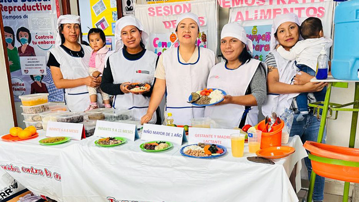 Sesiones demostrativas en San Juan de Miraflores fortalecen la nutrición de más de 100 madres