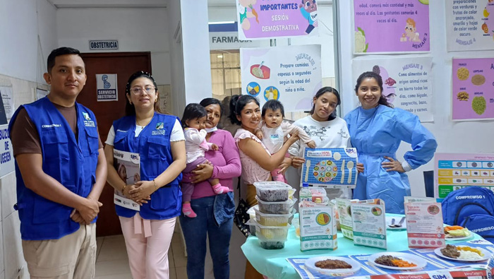 Sesiones demostrativas en San Juan de Miraflores fortalecen la nutrición de más de 100 madres