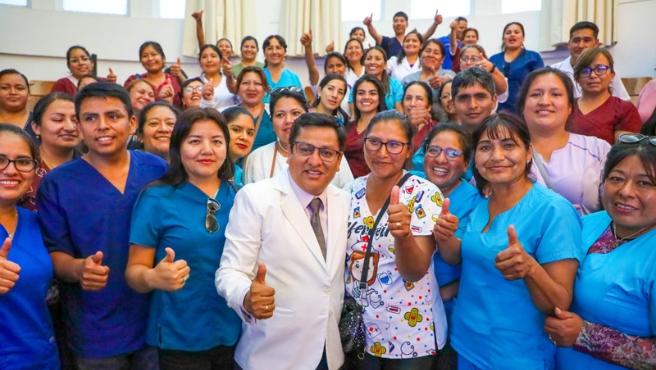 Día del trabajador: personal de salud y administrativos recibirán beneficios históricos