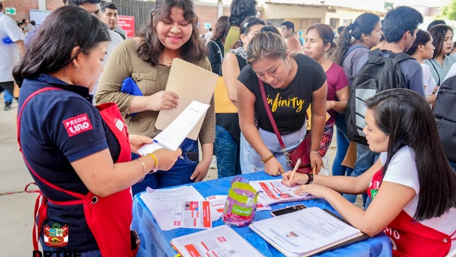 Más de 15 mil piuranos obtuvieron empleo gracias a Bolsa de Trabajo y ferias laborales del Gobierno Regional  