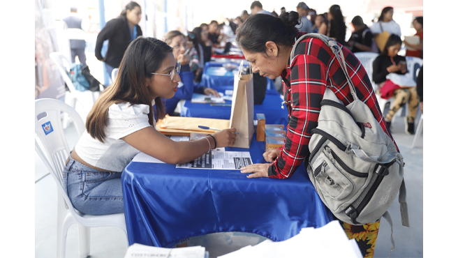Esta gran iniciativa fue posible gracias al trabajo articulado entre la Municipalidad de El Agustino y el Ministerio de Trabajo y Promoción del Empleo del Perú, acercando más oportunidades laborales a nuestra comunidad.
¡Seguimos trabajando por un distrito con más oportunidades para todos!