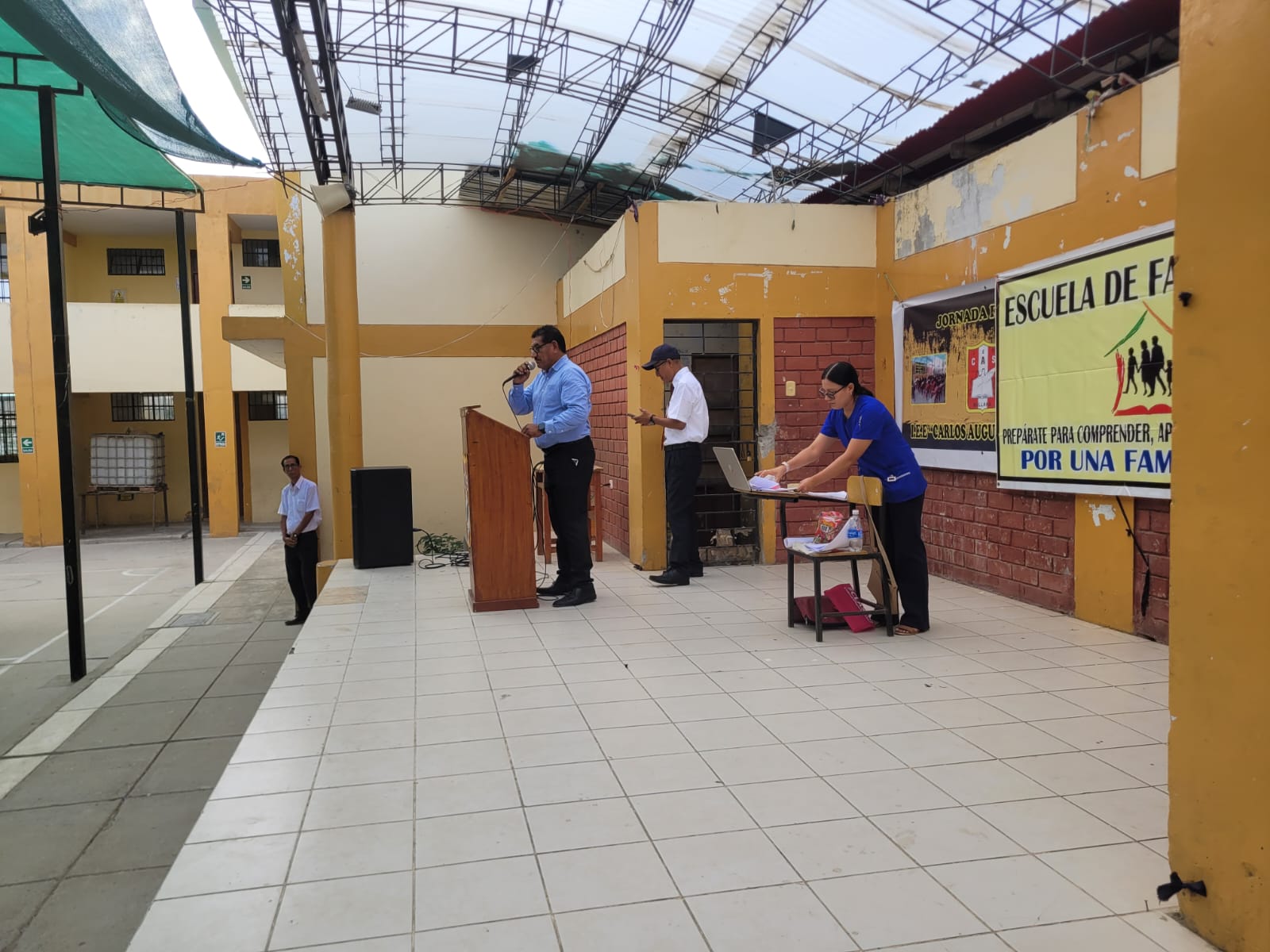 Municipalidad de Sullana impulsa la prevención de drogas con “Escuela de familia” en la I.E. Carlos Augusto Salaverry