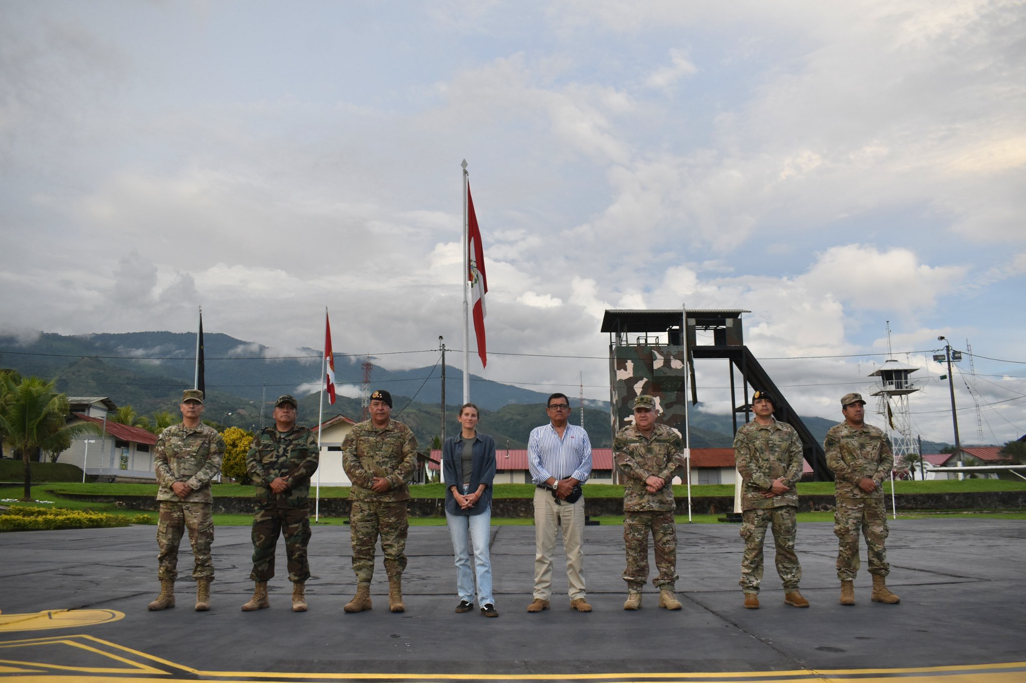 Fuerzas demuestran sus capacidades operativas ante autoridades del Congreso en el Fuerte Pichari