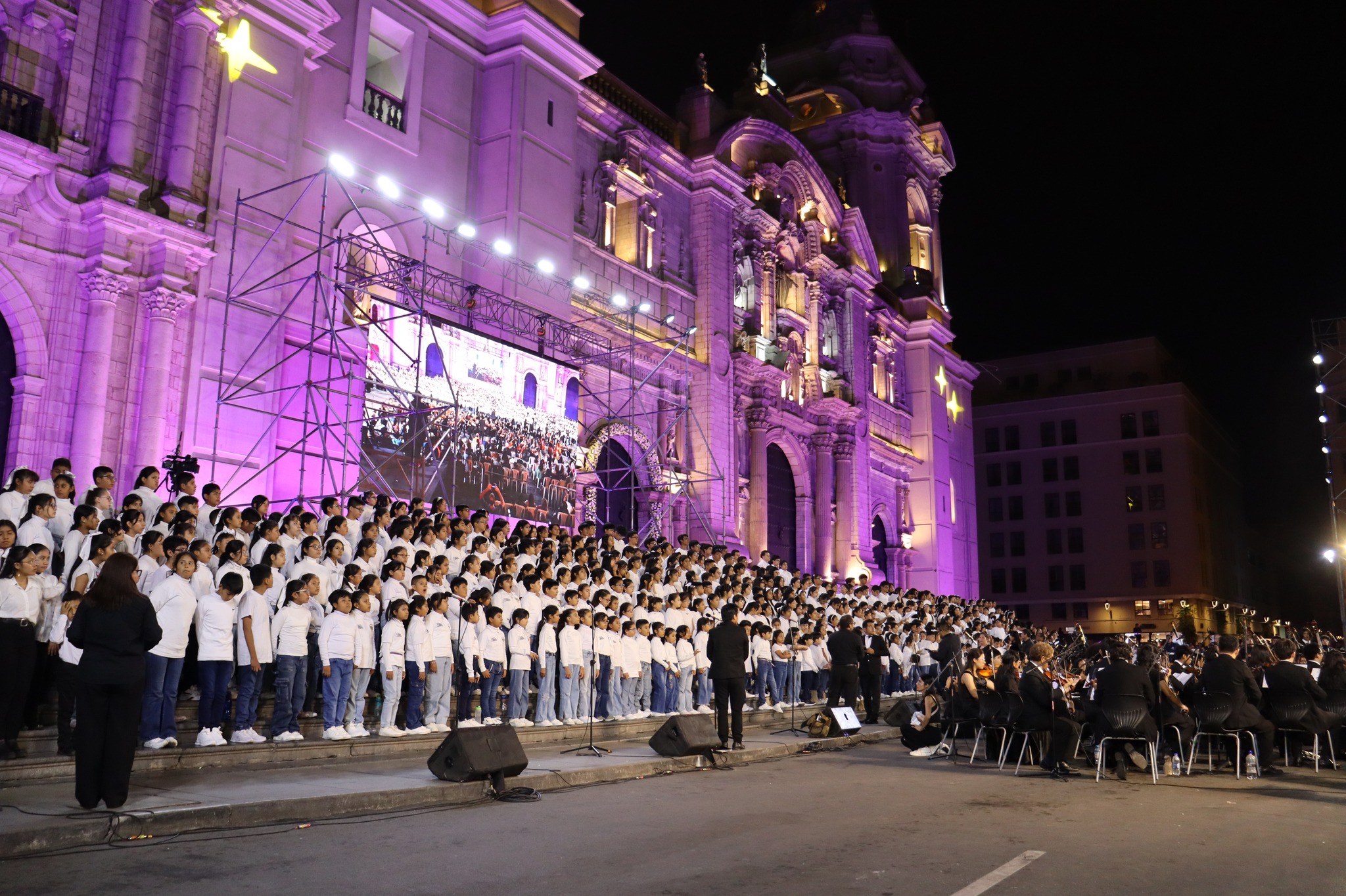 ¡Nuestros niños del coro “Cantores de Huaral” brillaron en la capital!