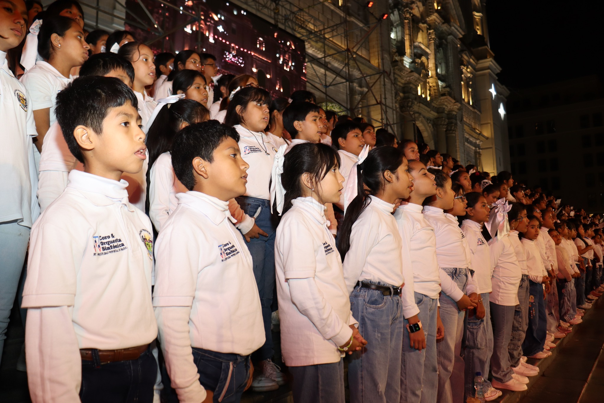 ¡Nuestros niños del coro “Cantores de Huaral” brillaron en la capital!