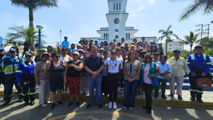 Visita se realizó en el marco del convenio entre distritos, fortaleciendo el turismo interno y el comercio local.