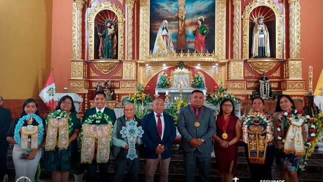   Con fervor y devoción celebramos el Día Central de la Santísima Cruz del 03 de Mayo