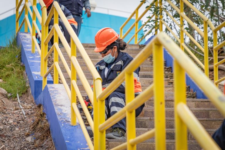 La Municipalidad Provincial Mariscal Nieto reafirma su compromiso con la mejora de los espacios públicos al impulsar el mantenimiento integral de la infraestructura del Parque El Mirador del Centro Poblado Chen Chen, en el distrito de Moquegua.