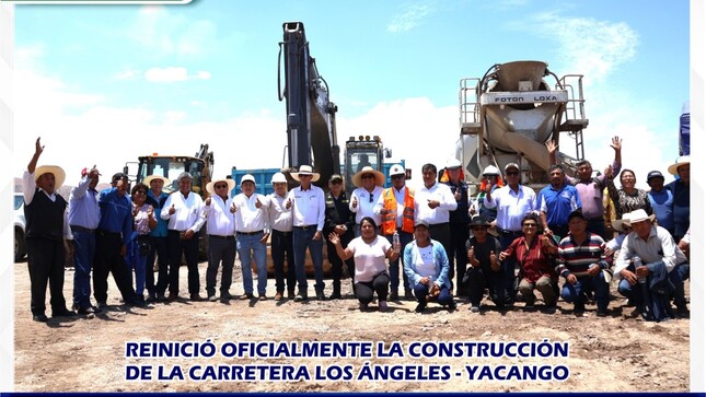Con gran algarabía y en presencia de diversas autoridades, el alcalde de Moquegua, John Larry junto a la población local, marcó el reinicio oficial de la construcción de la carretera que unirá el centro poblado de Los Ángeles con Yacango.