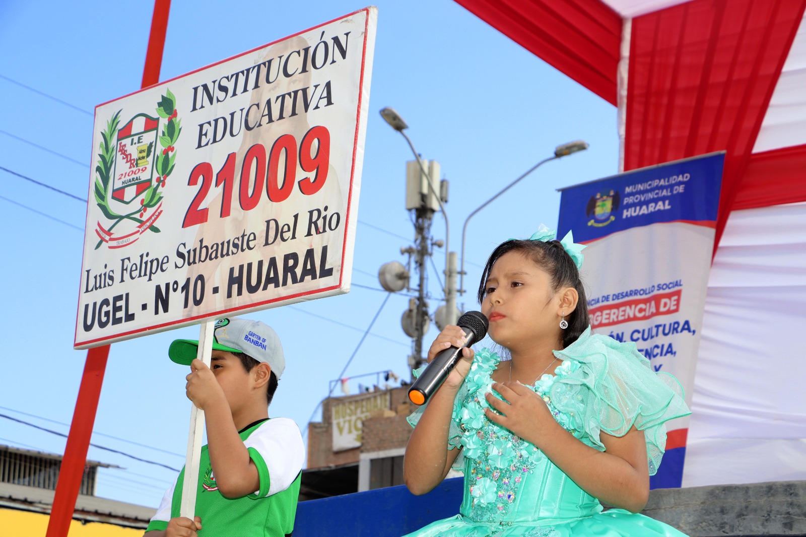 Talento de voz y arte escénico: Municipalidad de Huaral realizó los juegos florales en la categoría de canto