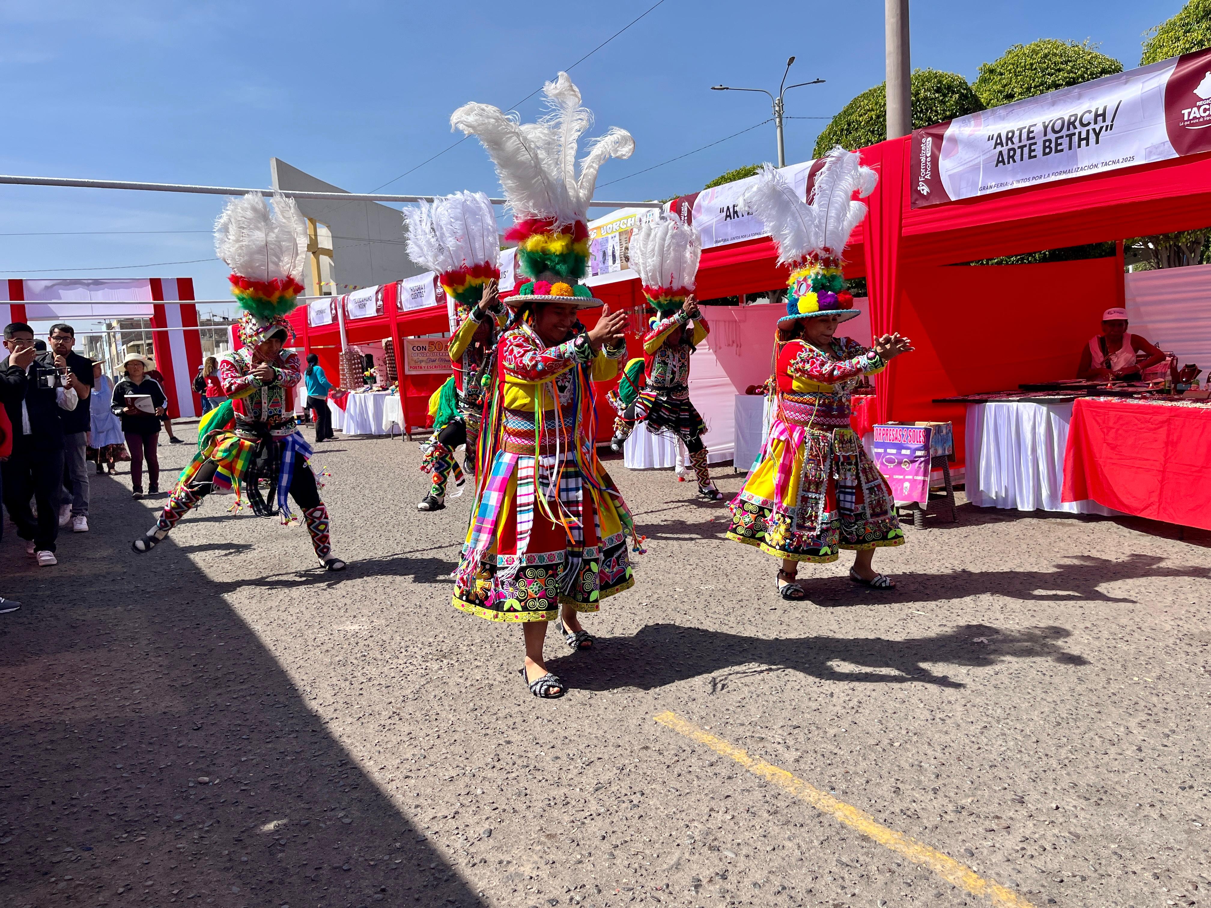 Más de 300 personas participaron en la Gran Feria “Juntos por la Formalización
