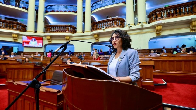 Ministra Urteaga anuncia nuevo programa de alimentación escolar con modalidades diferenciadas 