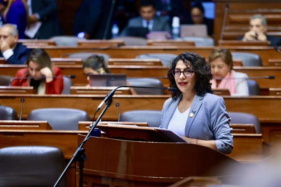 Ministra Urteaga anuncia nuevo programa de alimentación escolar con modalidades diferenciadas