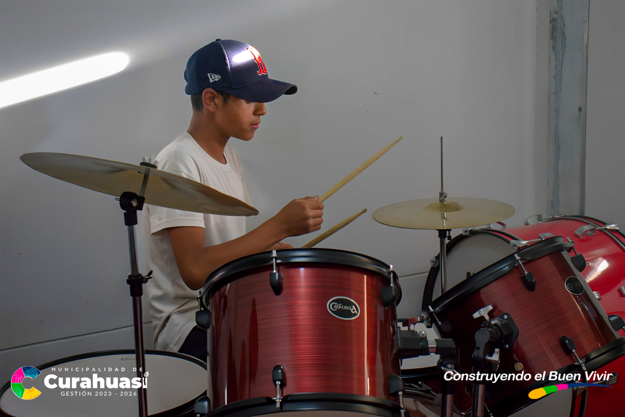 Gracias a la Municipalidad de Curahuasi Niรฑos, Niรฑas y Adolecentes Reciben Clases Gratuitas de Canto y Mรบsica