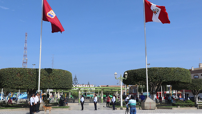 Ceremonia Dominical de Izamiento de Banderas en la Provincia de Huarmey