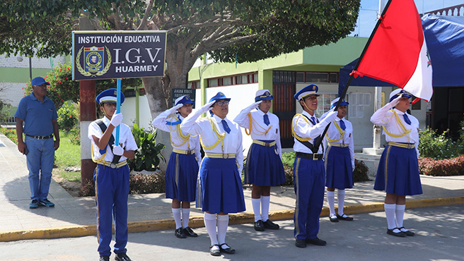 Ceremonia Dominical de Izamiento de Banderas en la Provincia de Huarmey