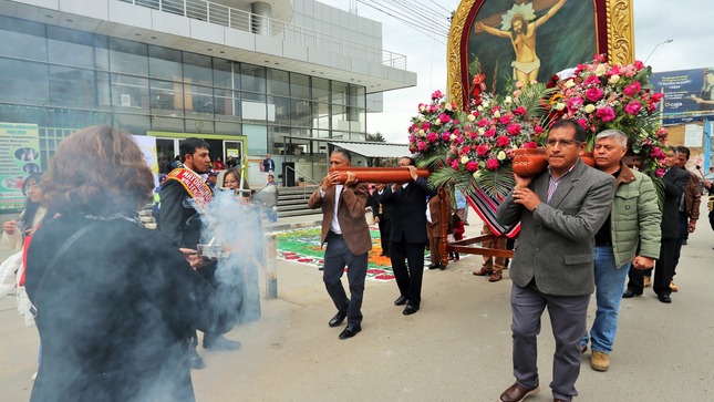 Señor de Muruhuay fue recibida con fervor por el personal de la Municipalidad Distrital de El Tambo