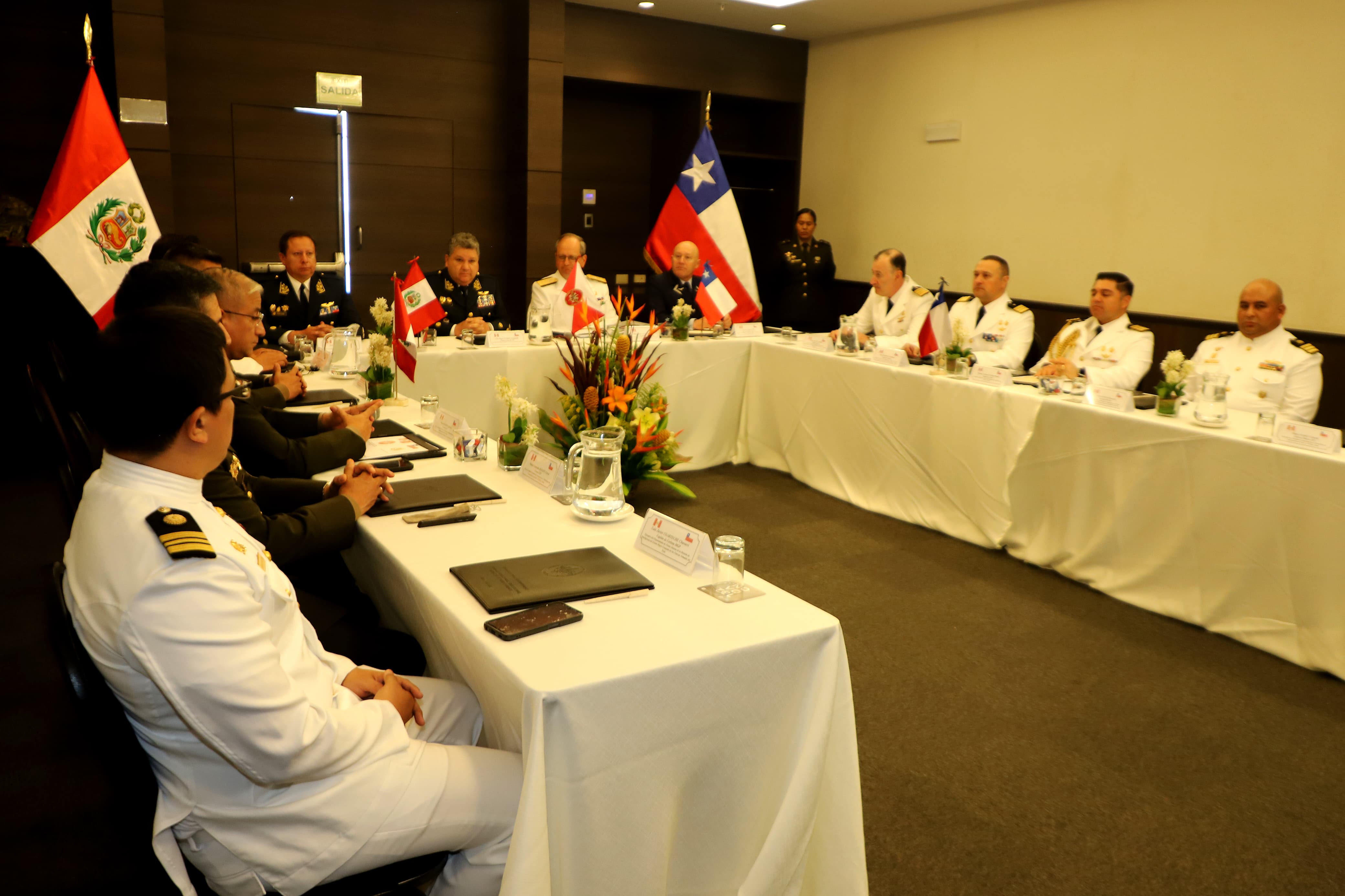 Fuerzas Armadas del Perú y Chile reafirman lazos de cooperación en la XXXIII Ronda de Conversaciones Bilaterales