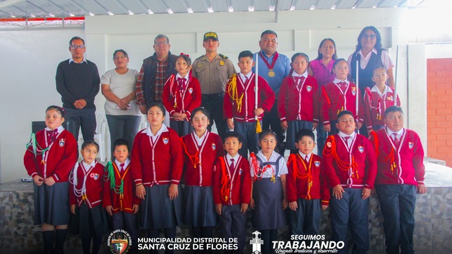 Ceremonia de Imposición de Cordones a Brigadieres y Policías Escolares en la I.E. Primaria de Azpitia
