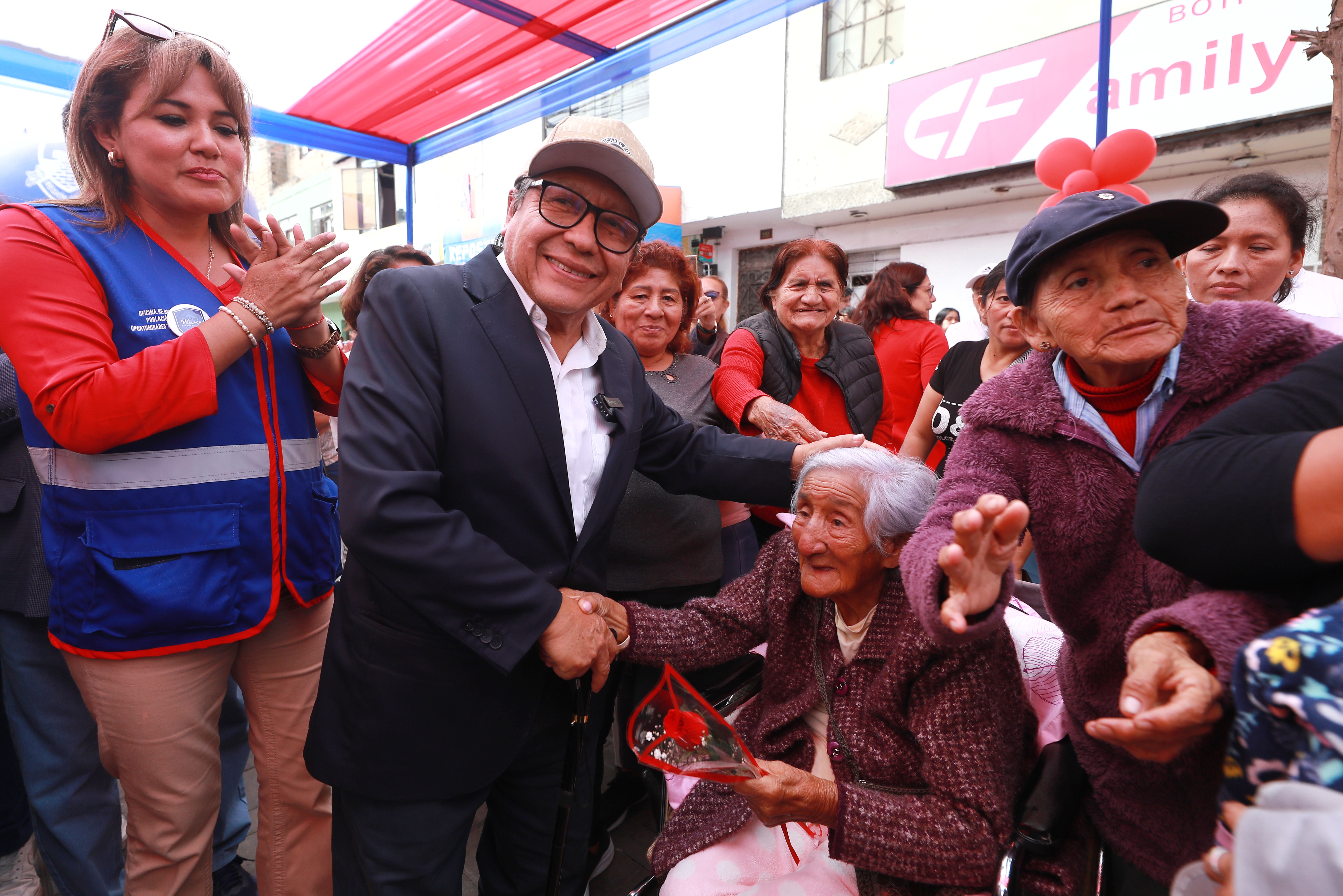 Emoción, alegría y mucho ritmo en homenaje a las “mamitas chalacas” en Carmen de la Legua Reynoso
