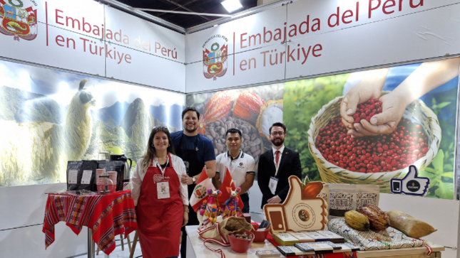 Exhiben cacao y café peruanos en el Salón del Chocolate de Estambul