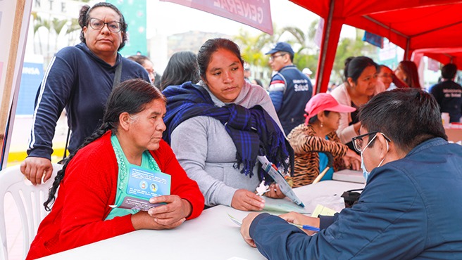 Minsa brindó más de 3000 atenciones médicas en campaña de salud preventiva “Mamá saludable, familia feliz” en Puente Piedra
