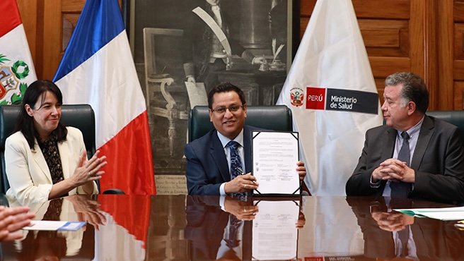 Ministro César Vásquez y embajada de Francia sellan alianza que hará posible Maestría en Salud Pública