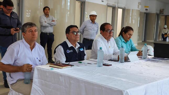 Gorel supervisa los avances del nuevo Hospital Iquitos, que contará con moderno equipamiento médico.